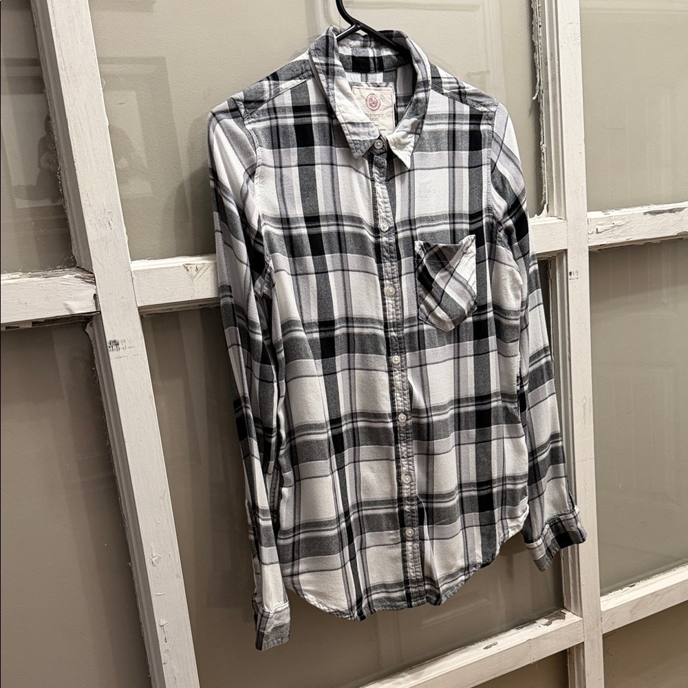 SO Black and White Plaid Button Down Shirt